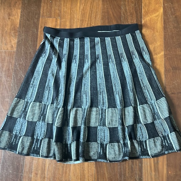 Women’s Nic + Zoe Skirt Size XL Elastic Waist Black & White Pattern - Picture 1 of 3